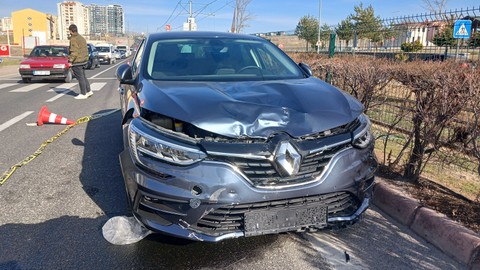 Kayseri'de otomobil ile çarpışan akülü araçtaki engelli vatandaş can verdi