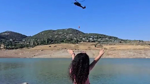 Skorsky pilotundan küçük çocuğa yürek ısıtan selam