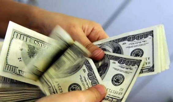 Bankanin Yanlislikla Hesabina 120 Bin Dolar Gonderdigi Cift 2 5 Haftada Parayi Harcamis