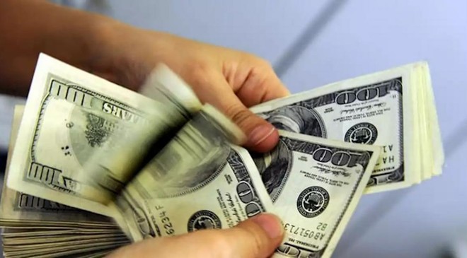 Bankanin Yanlislikla Hesabina 120 Bin Dolar Gonderdigi Cift 2 5 Haftada Parayi Harcamis