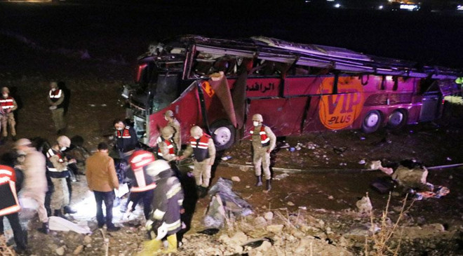 Irak Tan Samsun A Yolcu Tasiyan Otobus Sanliurfa Da Devrildi 32 Yarali