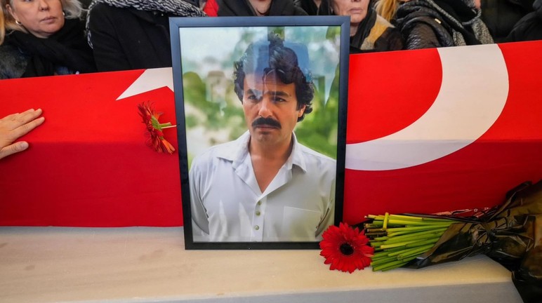 Ferdi Tayfur'un mirası tartışması büyüyor: Tuğçe Tayfur'dan olay paylaşım - Resim : 1
