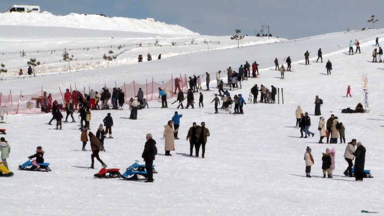 Hesarek Kayak Merkezi'nde konaklama ve telesiyej hizmetleri durduruldu - Resim : 1