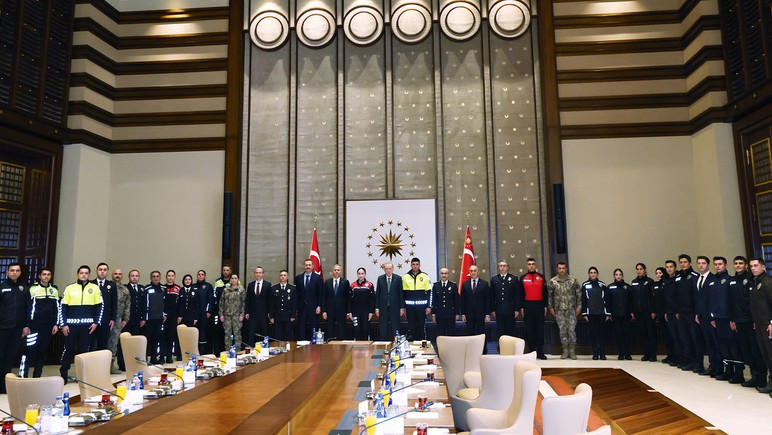 Cumhurbaşkanı Erdoğan, Bakan Yerlikaya ve Türk Polis Teşkilatı heyetini kabul etti - Resim : 1