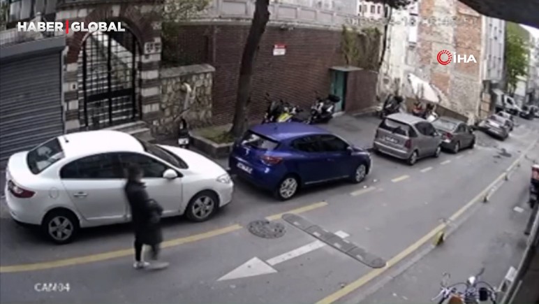Oyuncu Sevil Akdağ’ın arkadaşını bıçakla öldürüp kaçtığı görüntüler ortaya çıktı - Resim : 1