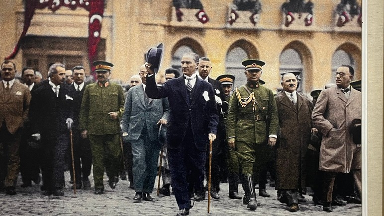 Venizelos'tan ders alın! Atatürk'e ağır hakaretler - Resim : 1