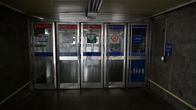 Avrupa'da elektrik kaosu! Peşe peşe açıklamaları geliyor: "Nadir görülen bir atmosferik olay..." - Resim : 8