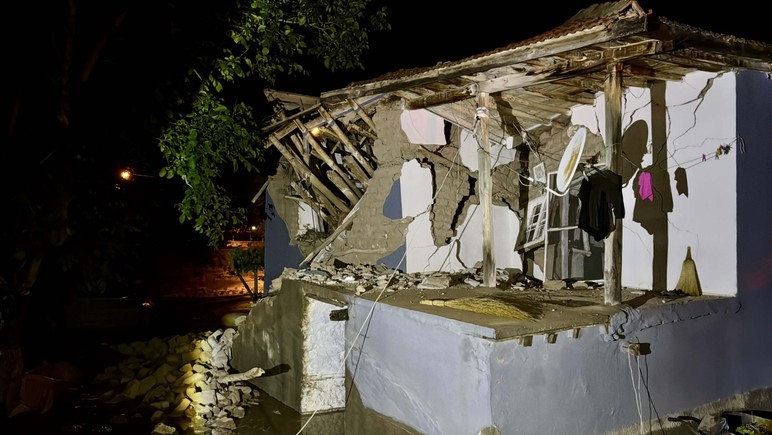 Kırşehir'de sel: 1 ev çöktü, hasar gören 3 ev boşaltıldı - Resim : 3