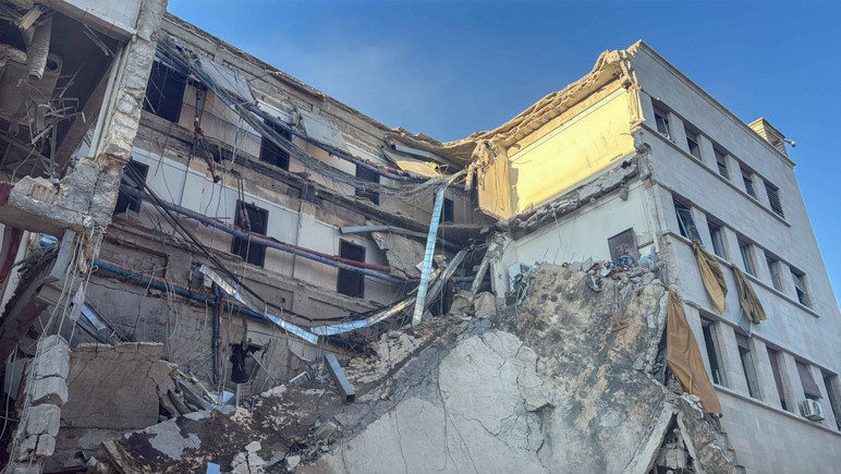 İsrail-Suriye cephesinde son durum! Bombardıman devam ediyor - Resim : 2