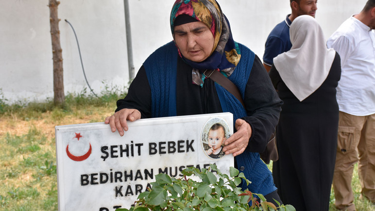 7 yıl evvel bugün PKK'lı teröristler tarafından şehit edilen Bedirhan bebek ve annesi anıldı - Resim : 1