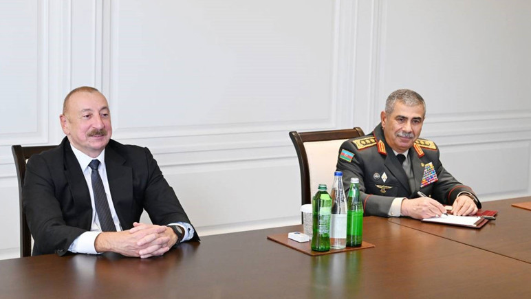 Azerbaycan Cumhurbaşkanı Aliyev, Genelkurmay Başkanı Bayraktaroğlu'nu kabul etti - Resim : 1