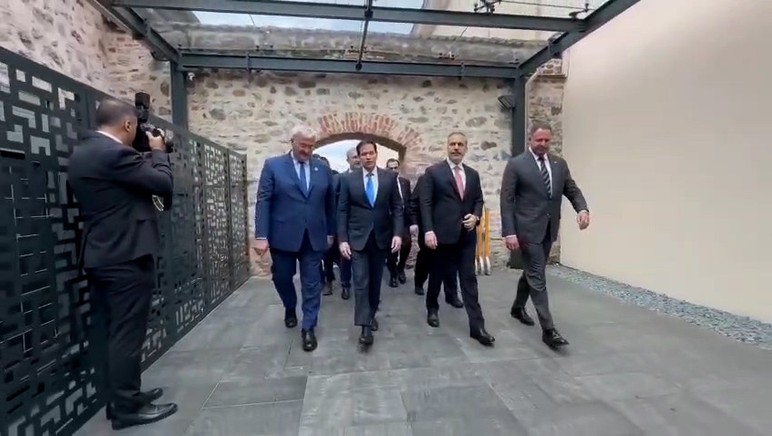 Dünya tarihi olaya İstanbul'da tanıklık ediyor! Rusya-Ukrayna savaşı sona erecek mi? - Resim : 1