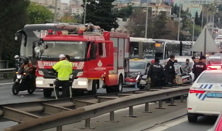 15 Temmuz Şehitler Köprüsü'nde zincirleme kaza - Resim : 1