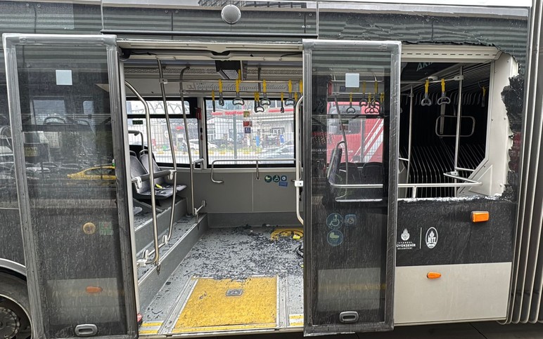 Beylikdüzü'nde iki metrobüs çarpıştı: Ölü ve yaralılar var - Resim : 3