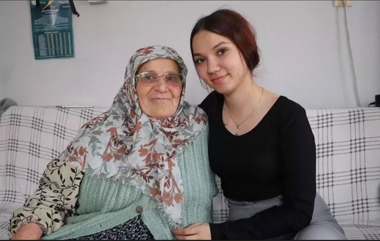 Terlik, yumruk, tebeşir, kalem, hangi aletler silah sayılıyor? - Resim : 1