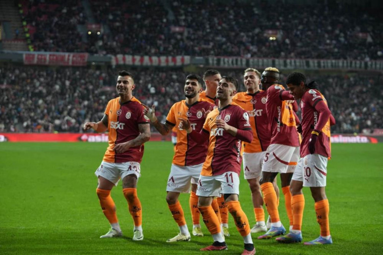 Galatasaray kritik virajı kayıpsız geçti - Resim : 4