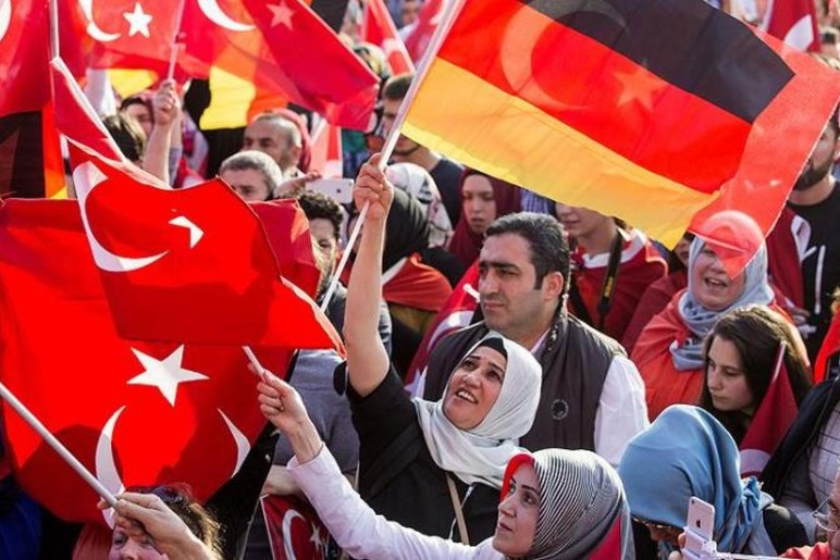Gurbetçiler endişeli! Almanya 'acı vatan' olacak mı? - Resim : 2