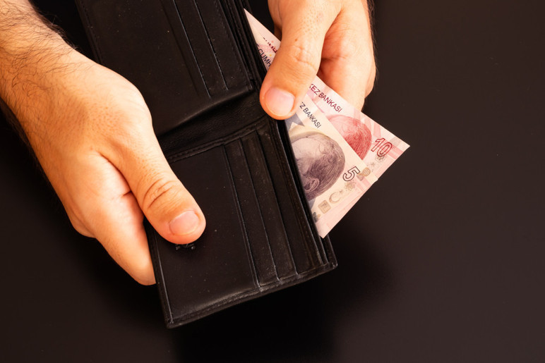 Yüksek lisanslı temizlikçiler, genç işsizlik neden bitmiyor? - Resim : 1