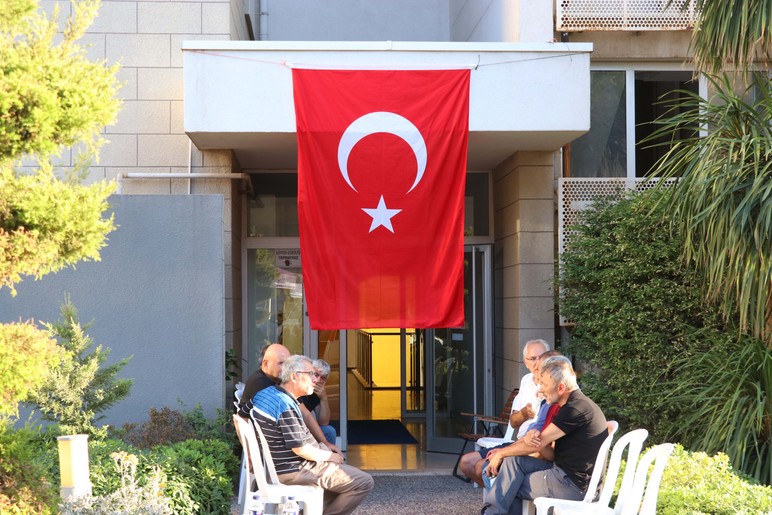 5 şehidin baba ocağına ateş düştü! - Resim : 2