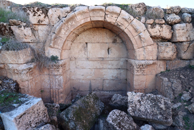 Şanlıurfa'da anıt mezar kalıntısı bulundu - Resim : 1
