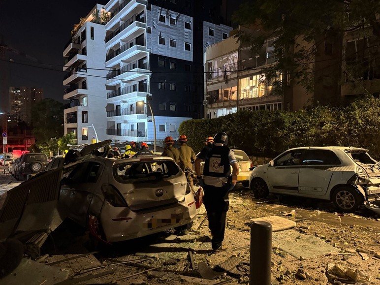 İran'dan İsrail'e misilleme: Kudüs ve Tel Aviv’de patlama sesleri duyuldu - Resim : 4