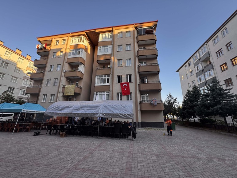 5 şehidin baba ocağına ateş düştü! - Resim : 3