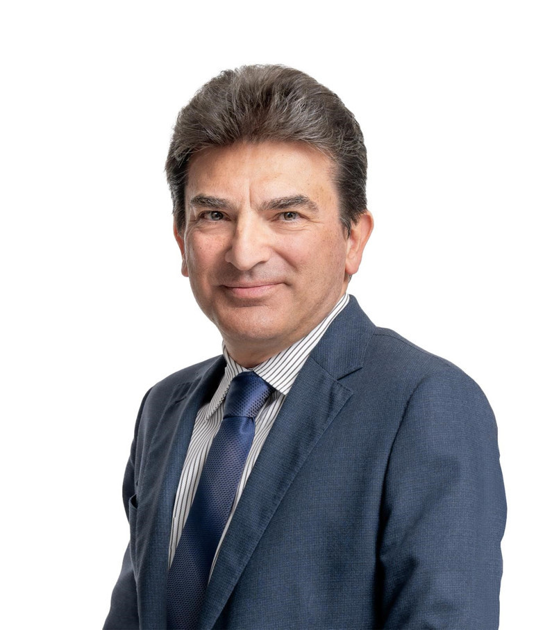 Fue el gerente general de Oyak. Se trajo el Dr. Murat Yalçıntaş - Imagen: 1