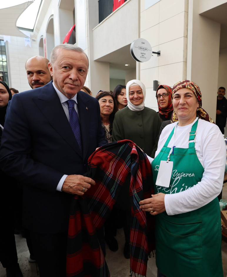 Cumhurbaşkanı Erdoğan'dan, Atatürk Havalimanı Millet Bahçesi’nde sürpriz ziyaret - Resim : 1