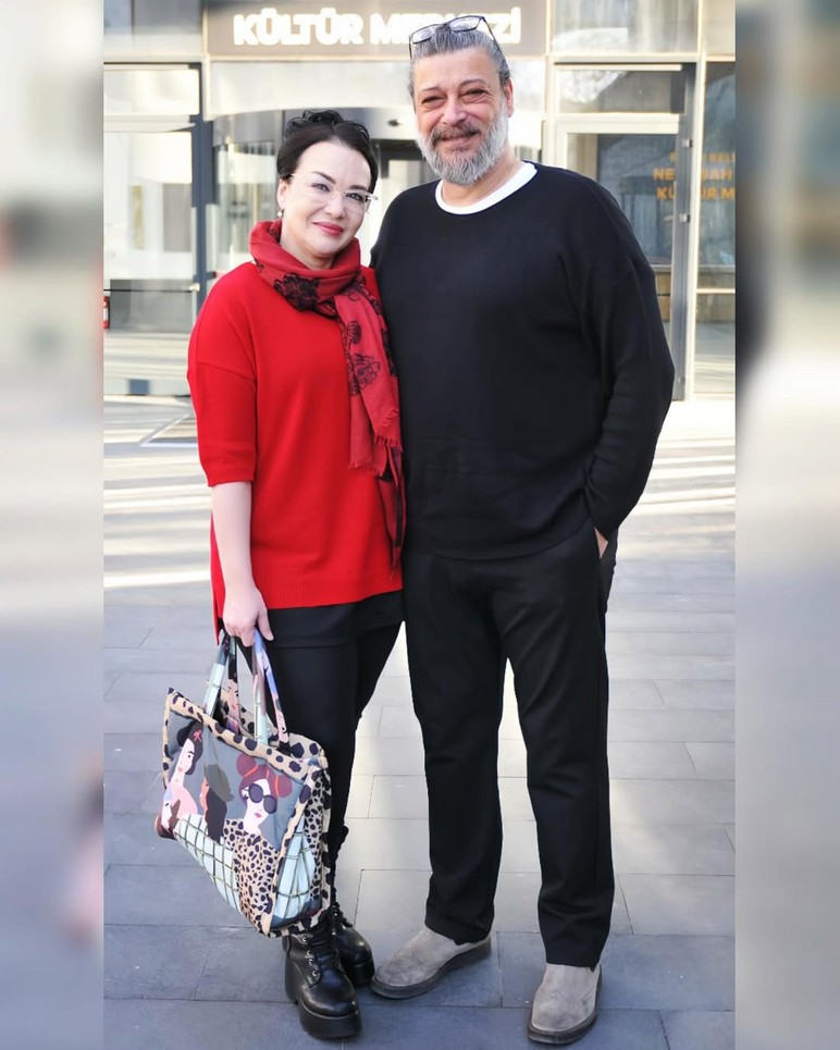 Deniz Uğur'un oyuncu eşi Erdinç Gülener kalp krizi geçirdi - Resim : 1