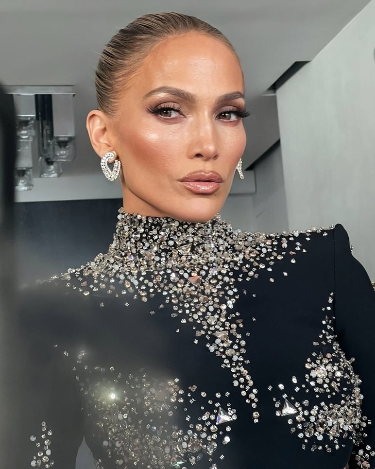 Jennifer Lopez'in tarzı gündem oldu! Kızılcık Şerbeti Asude'ye benzetildi - Resim : 3