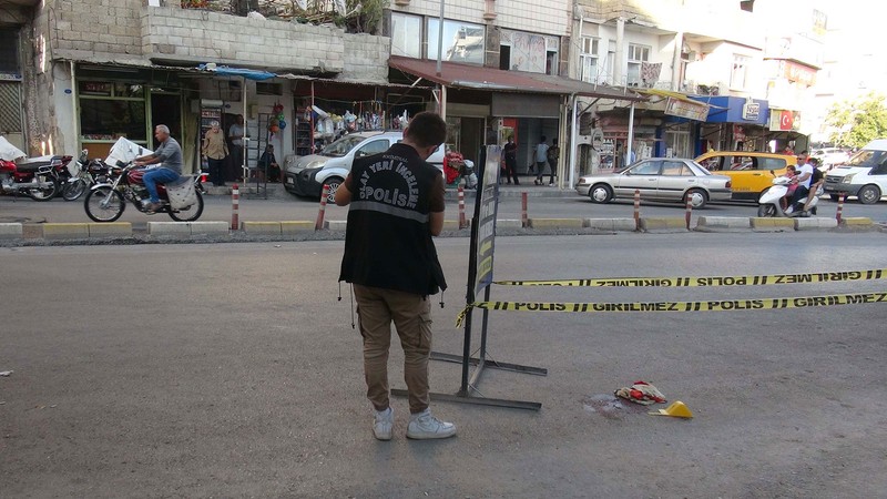 Kilis'te aralarında husumet bulunan Suriyeliler, bıçakla birbirine girdi: 1 yaralı