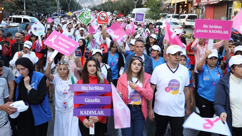 Kansere meydan okuyan kadınlar