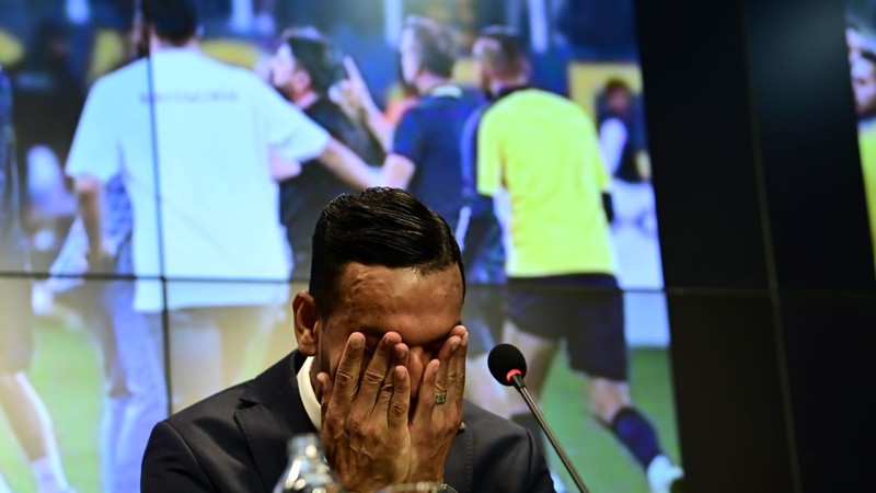 "Terliklerimi bile aldılar" Beşiktaş ve Fenerbahçe'de oynamıştı gasp edildi!