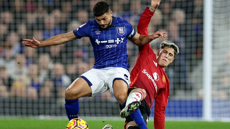 Ipswich Town'dan renkli pazubentle takmayan kaptan Morsy hakkında karar