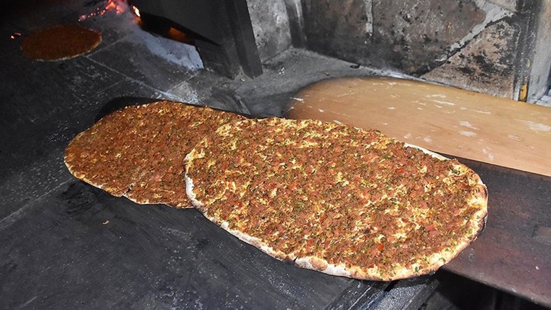Bakanlık 5 şehirde lahmacun restoranlarını ifşa etti, sağlığa zararlı maddeler!