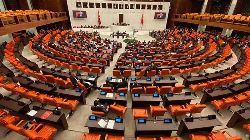 Devlet Memurları Kanunu Teklifi, Meclis'ten geçti