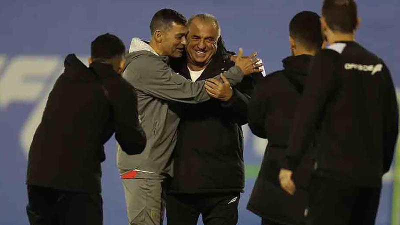 Fatih Terim'den Milan antrenmanına ziyaret