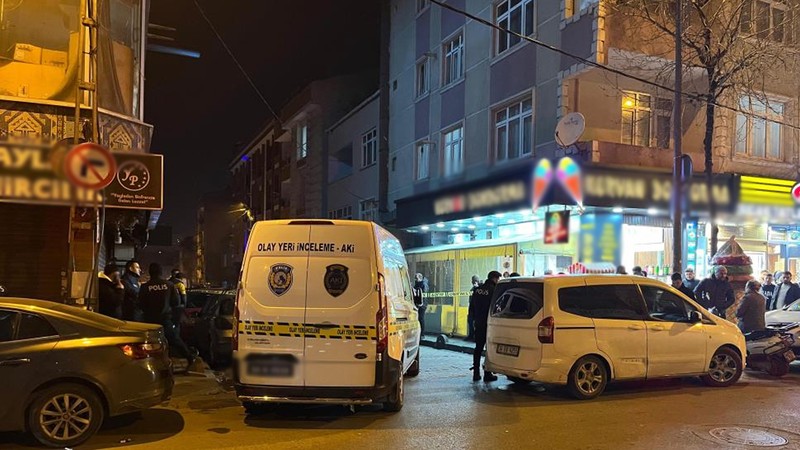 İstanbul Küçükçekmece’de çay ocağına bomba atıldı