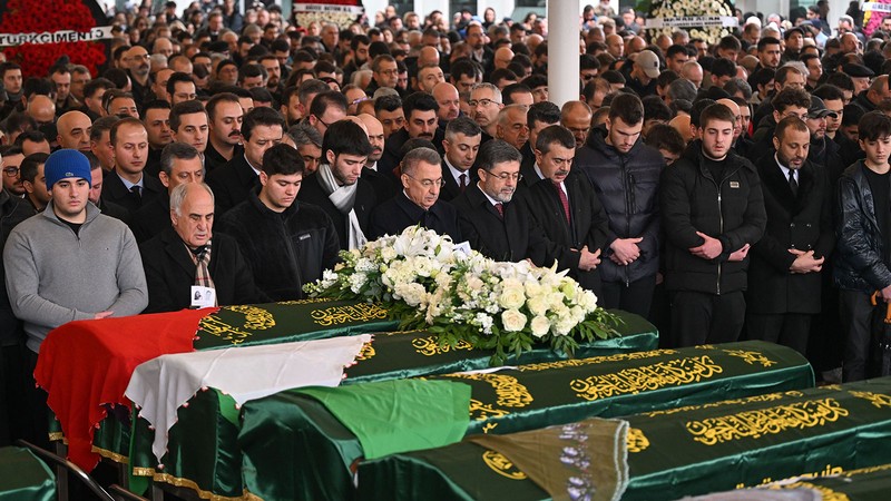 Kartalkaya'da hayatını kaybedenlere veda: Gözyaşları sel oldu