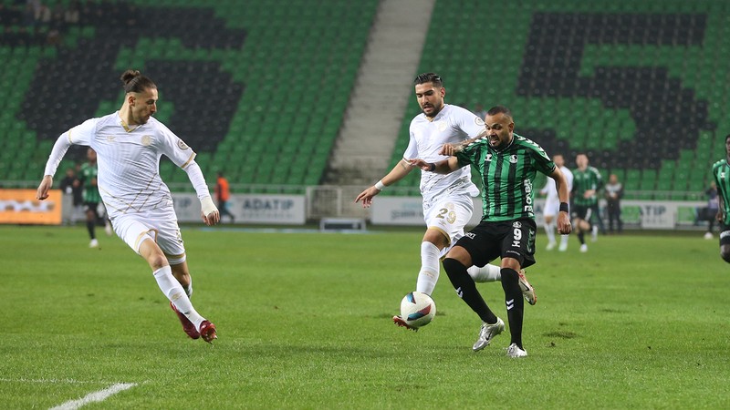 Manisa FK, Sakaryaspor'u mağlup etti