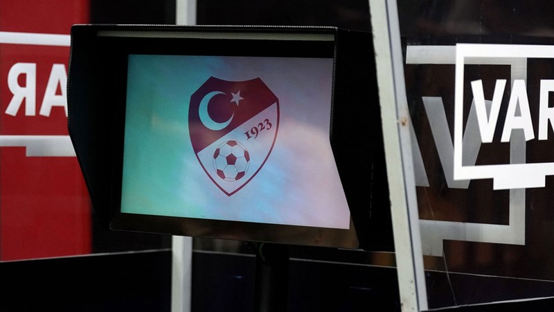 Manisa Futbol Kulübü - Fatih Karagümrük maçının VAR hakemi belli oldu