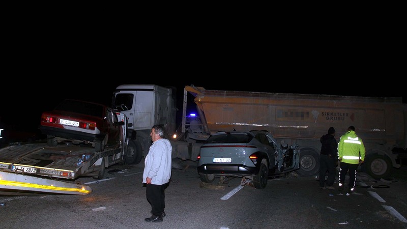 1 kişinin öldüğü, 4 kişinin yaralandığı kazada hafriyat kamyonunun şoförü tutuklandı