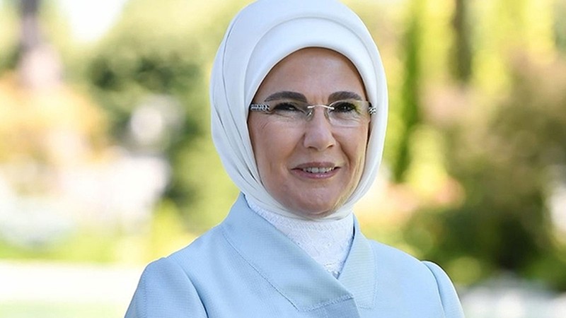 Emine Erdoğan Berat Kandili'ni kutladı