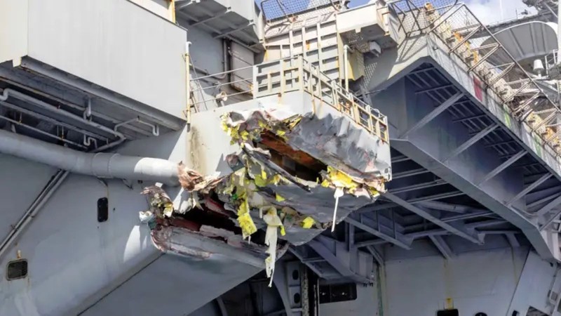 Beşiktaş-M'e çarpan Amerikan uçak gemisi USS Harry S. Truman'daki hasar ortaya çıktı!