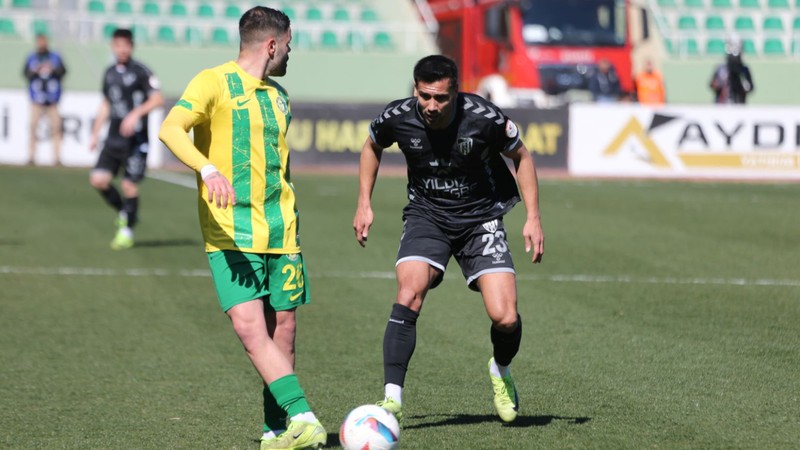 Lider Kocaelispor deplasmandan puanla döndü