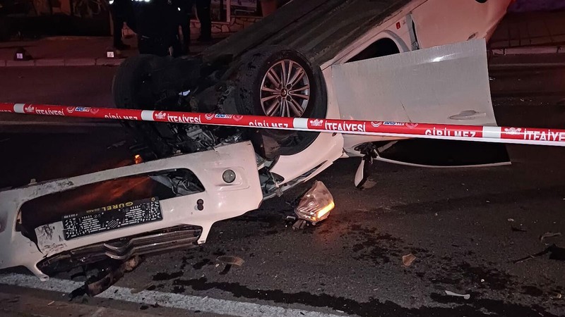 İzmir'de trafik kazası: 2 ölü, 2 yaralı