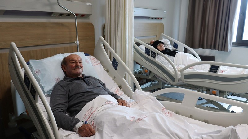 Ameliyat olan Adem Yılmaz, Yaren leyleğe kavuşmayı bekliyor