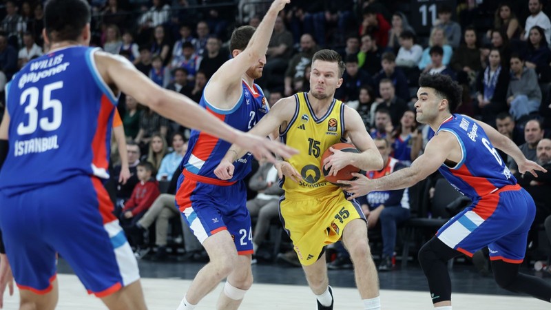 Euorleague'de Efes kazandı, Fenerbahçe kaybetti