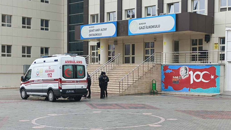 Öğrenciler yedikleri noodle'dan zehirlendi