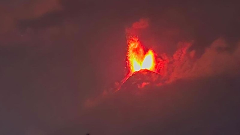 Guatemala'daki Fuego Yanardağı’nda patlama meydana geldi